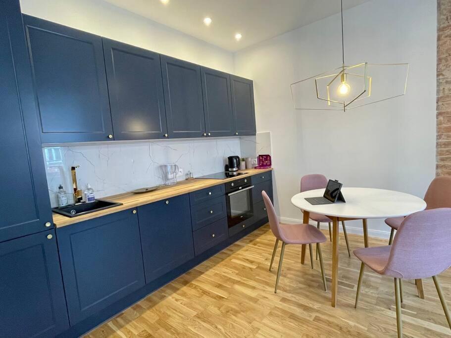 Luxury Apartment In Gliwice Near Town Square Εξωτερικό φωτογραφία
